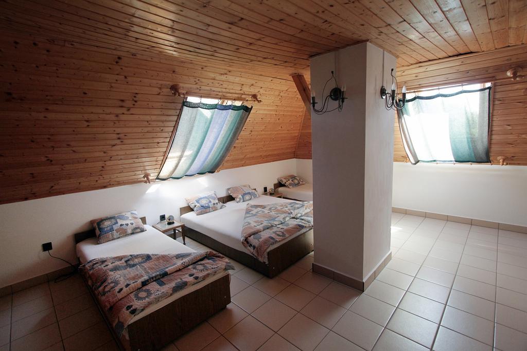 Voeroesko Apartmanhaz Ревфюлёп Номер фото