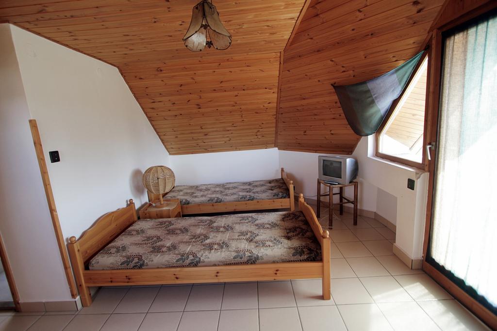 Voeroesko Apartmanhaz Ревфюлёп Номер фото